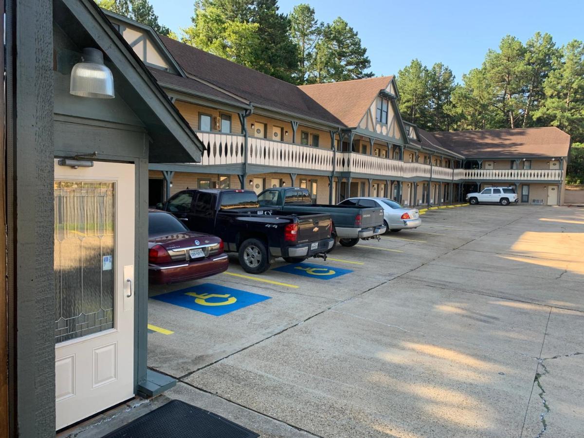 Stratford Inn Tyler Exterior photo